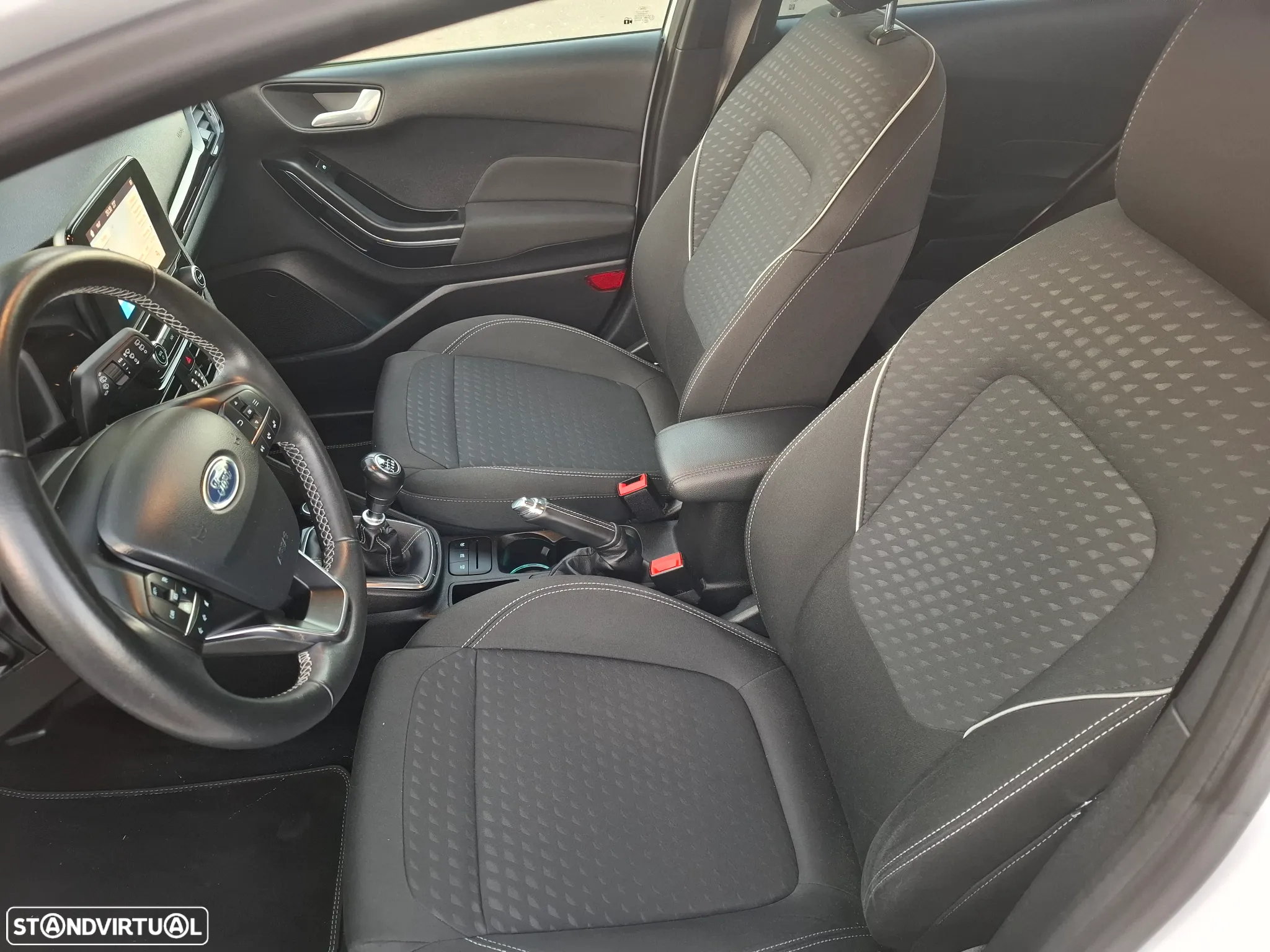 Ford Fiesta 1.0 EcoBoost Titanium - 23