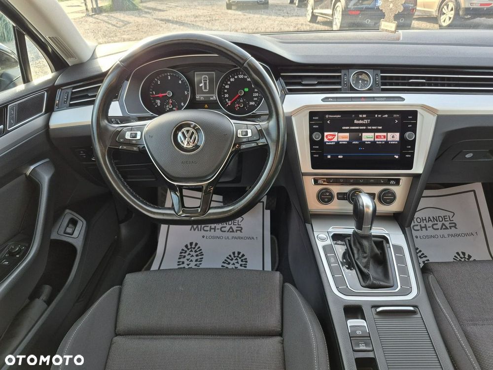 Volkswagen Passat - 21