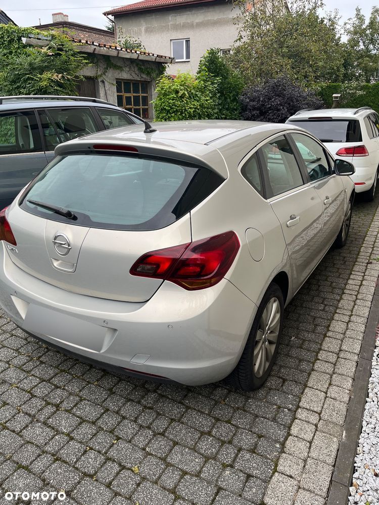 Opel Astra 1.6 Cosmo - 8