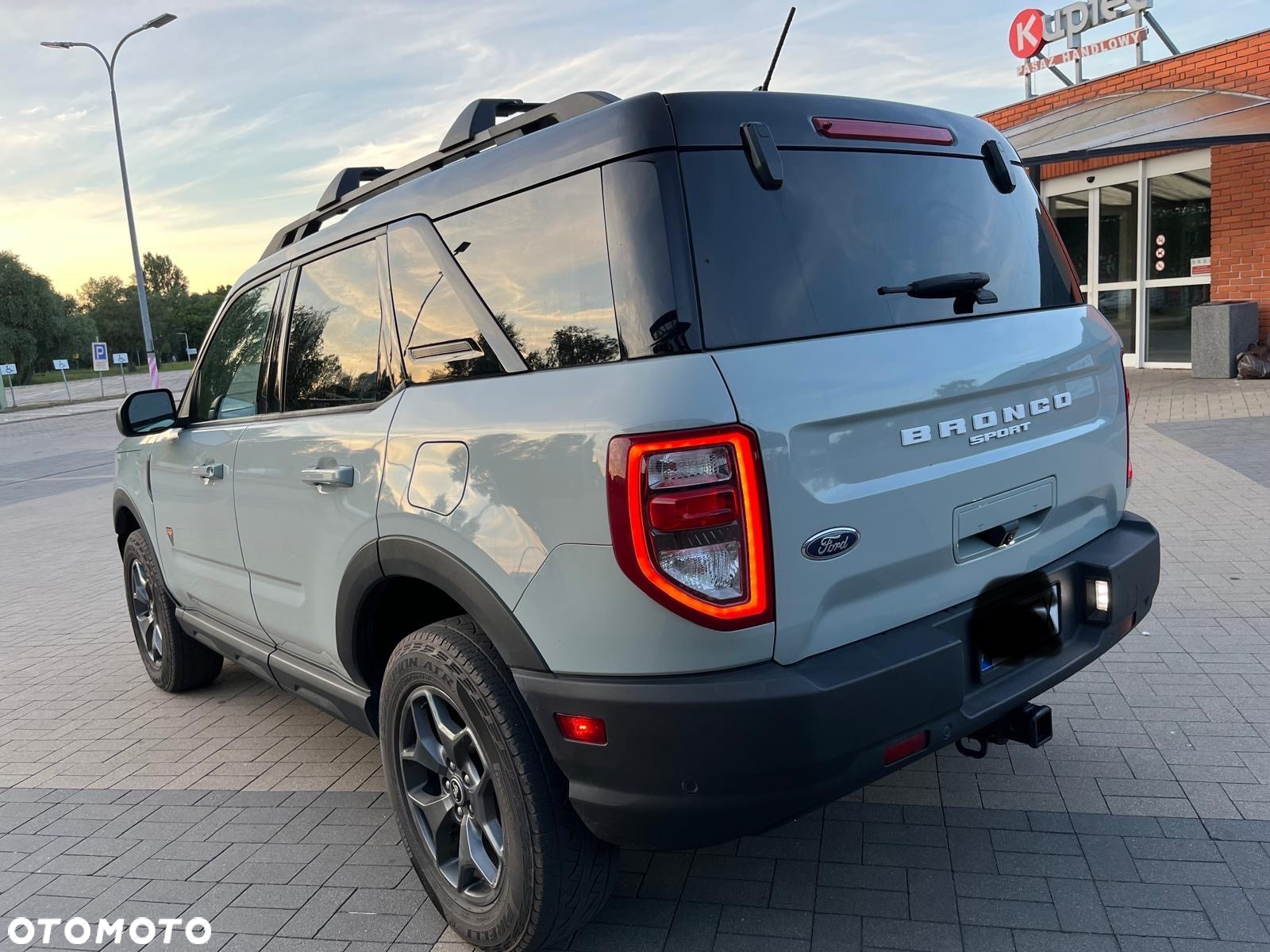 Ford Bronco - 4