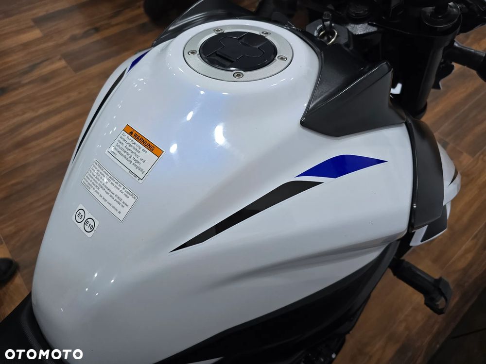 Suzuki GSX - 25