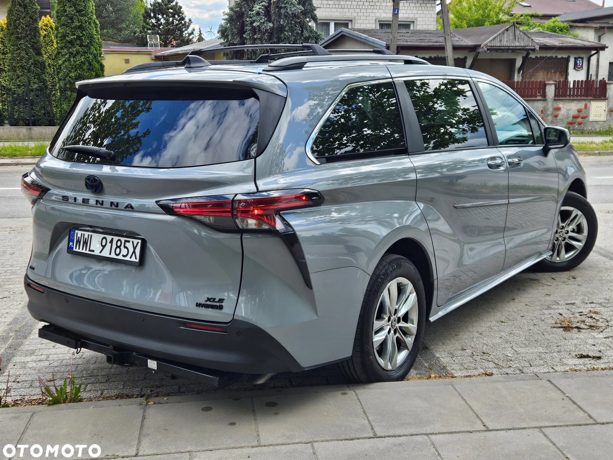 Toyota Sienna - 4