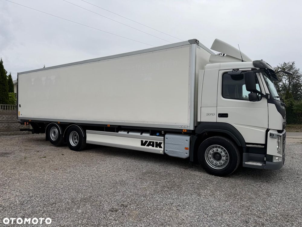 Volvo FM 370 / 6x2 / Chłodnia / Winda / - 17