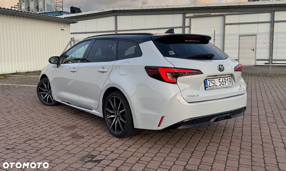 Toyota Corolla 2.0 Hybrid GR Sport Dynamic - 2