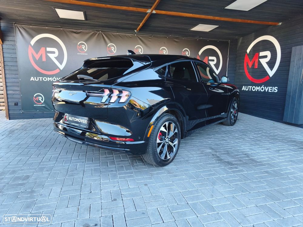 Ford Mustang Mach-E - 9