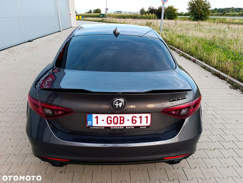 Alfa Romeo Giulia 2.2 Super - 16