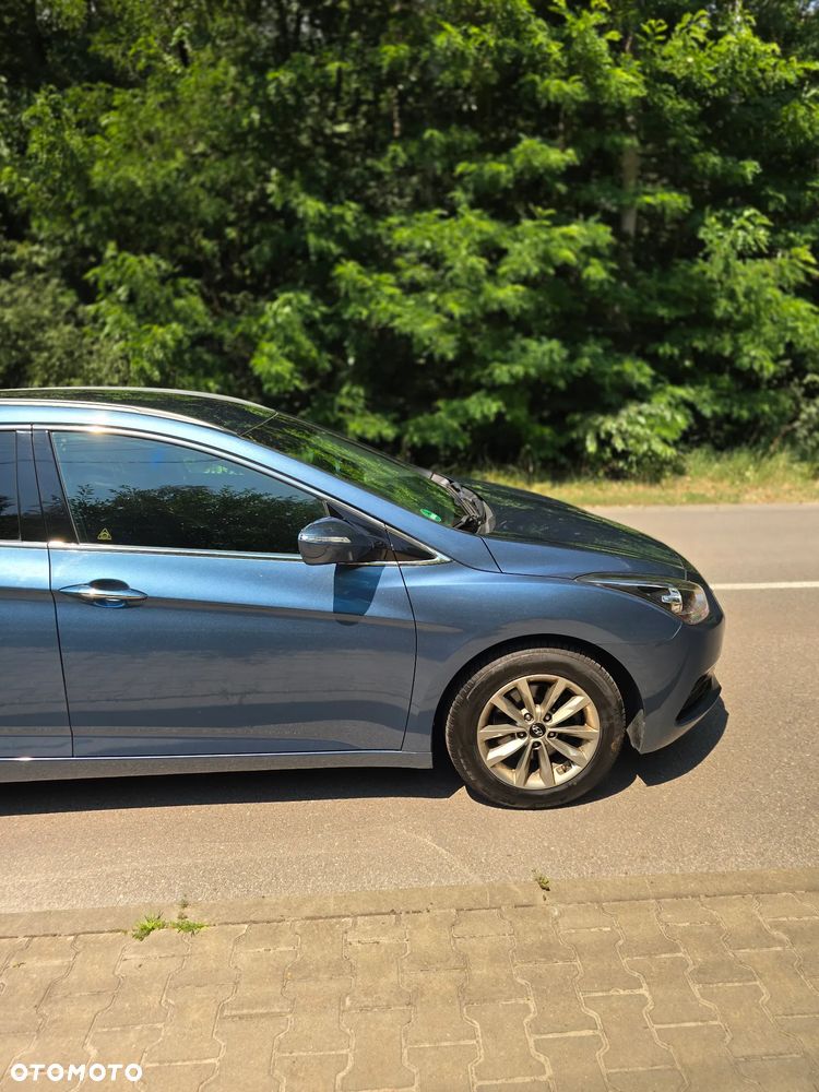 Hyundai i40 Kombi blue 1.6 Family+ - 14