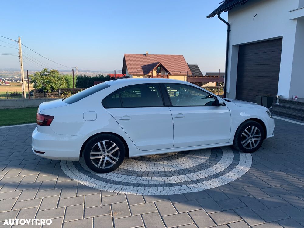 Volkswagen Jetta 2.0 TDI Comfortline - 2