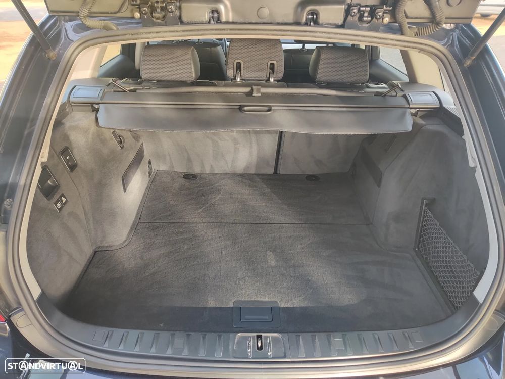 BMW 320 d Sport - 14