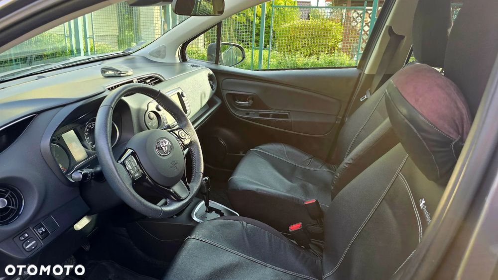 Toyota Yaris Hybrid 100 Premium - 12