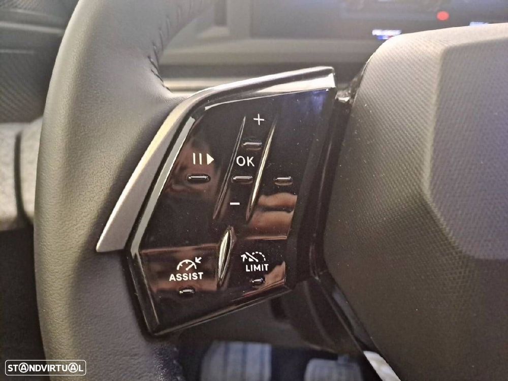 Peugeot 5008 1.2 Hybrid Allure e-DCS6 - 16