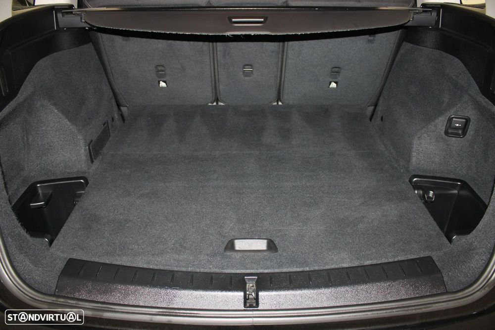 BMW 216 Gran Tourer d Auto - 30