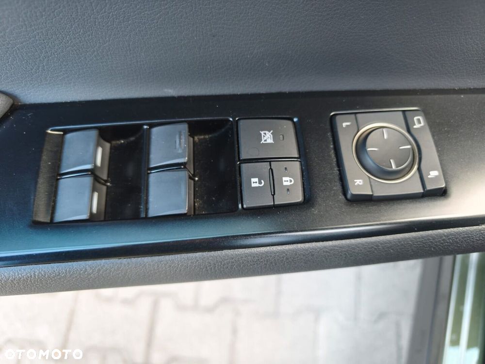 Lexus UX 250h GPF Business 2WD - 15