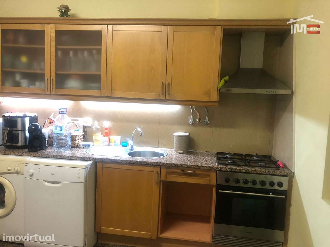 Arrendamento de Moradia T2 c/ 2 Pisos - Totalmente Mobilada e Equipada - Grande imagem: 4/40