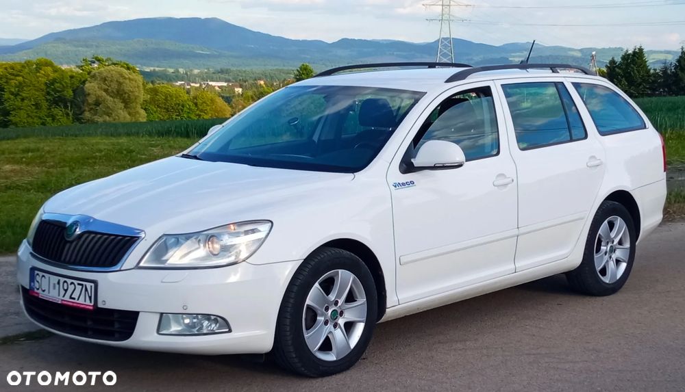 Skoda Octavia 2.0 TDI DPF Ambiente - 2