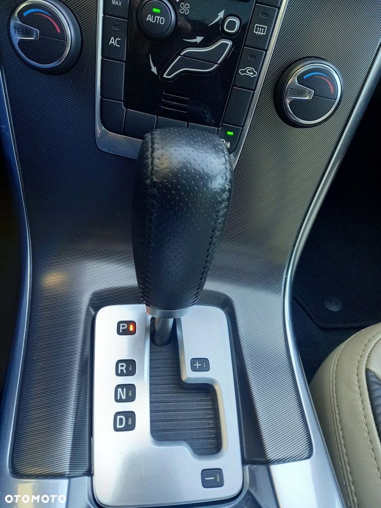 Volvo XC 60 D3 R Design - 33