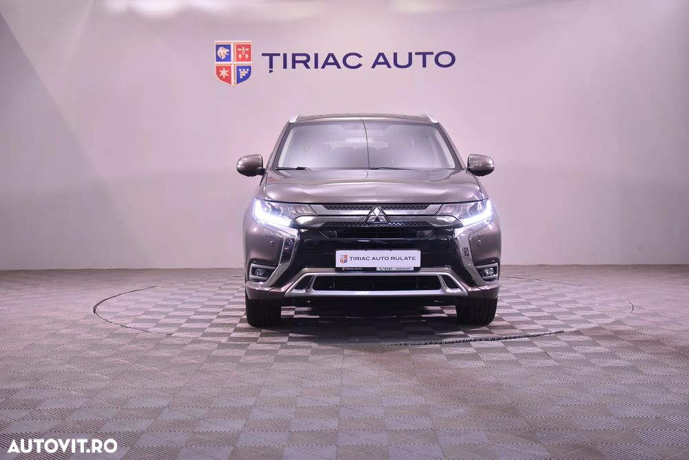 Mitsubishi Outlander - 9