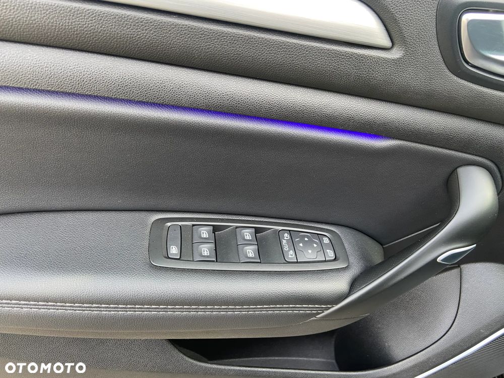 Renault Megane BLUE dCi 115 EDC BOSE EDITION - 32