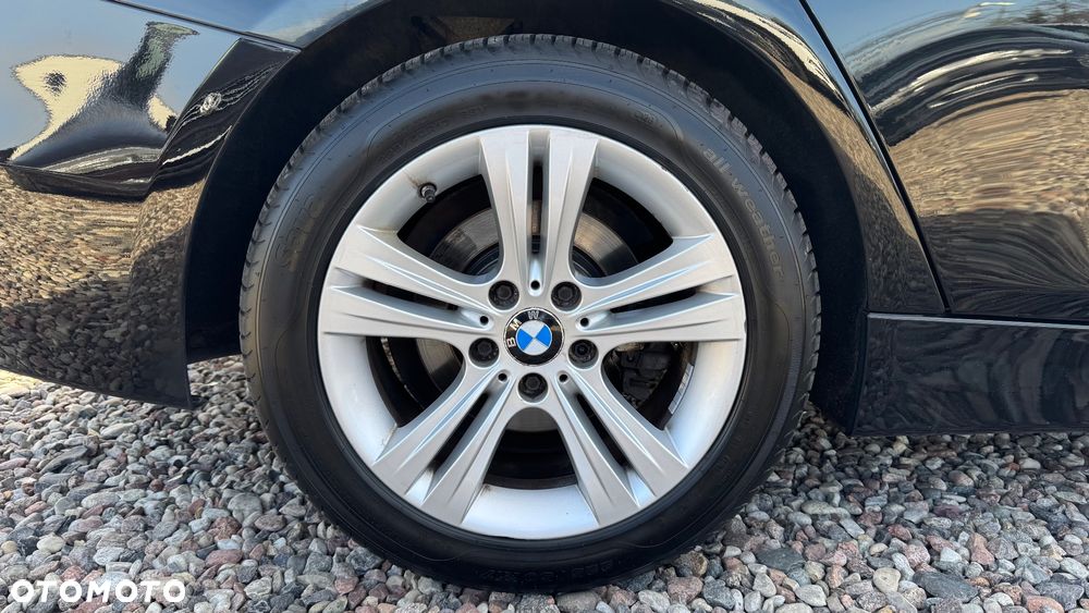 BMW Seria 3 318d DPF Edition Sport - 17
