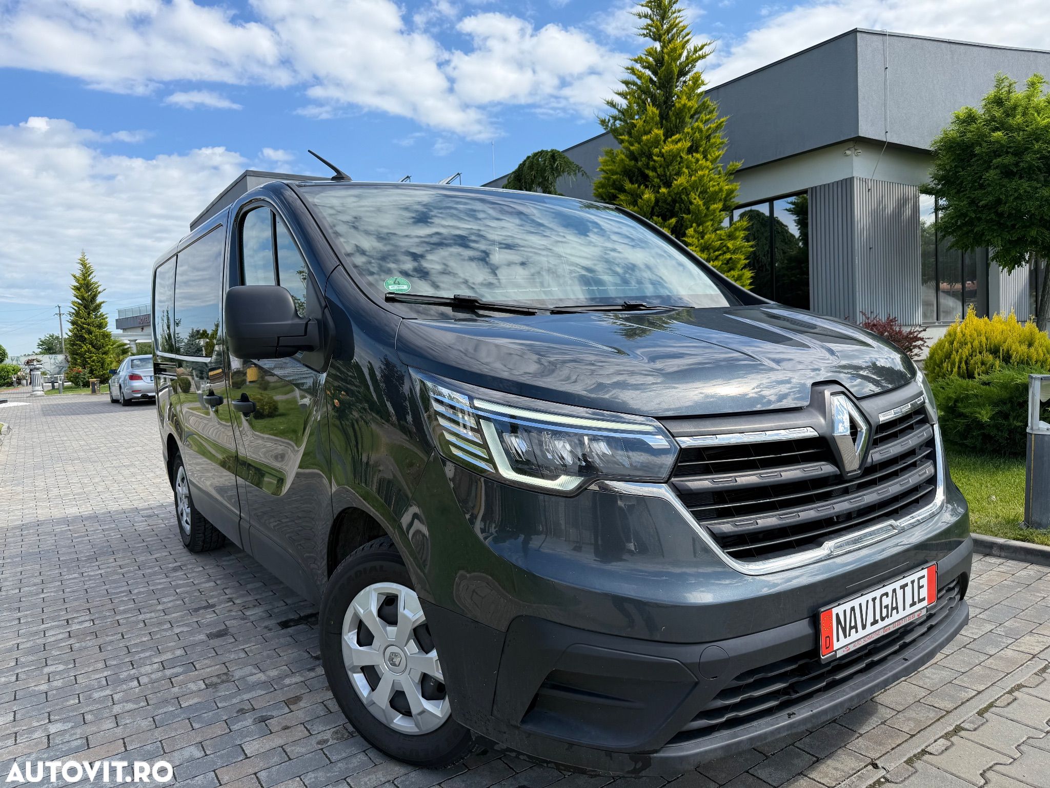 Renault Trafic Combi 2.0 Blue dCi 110 S&S L1 8+1 Life - 1