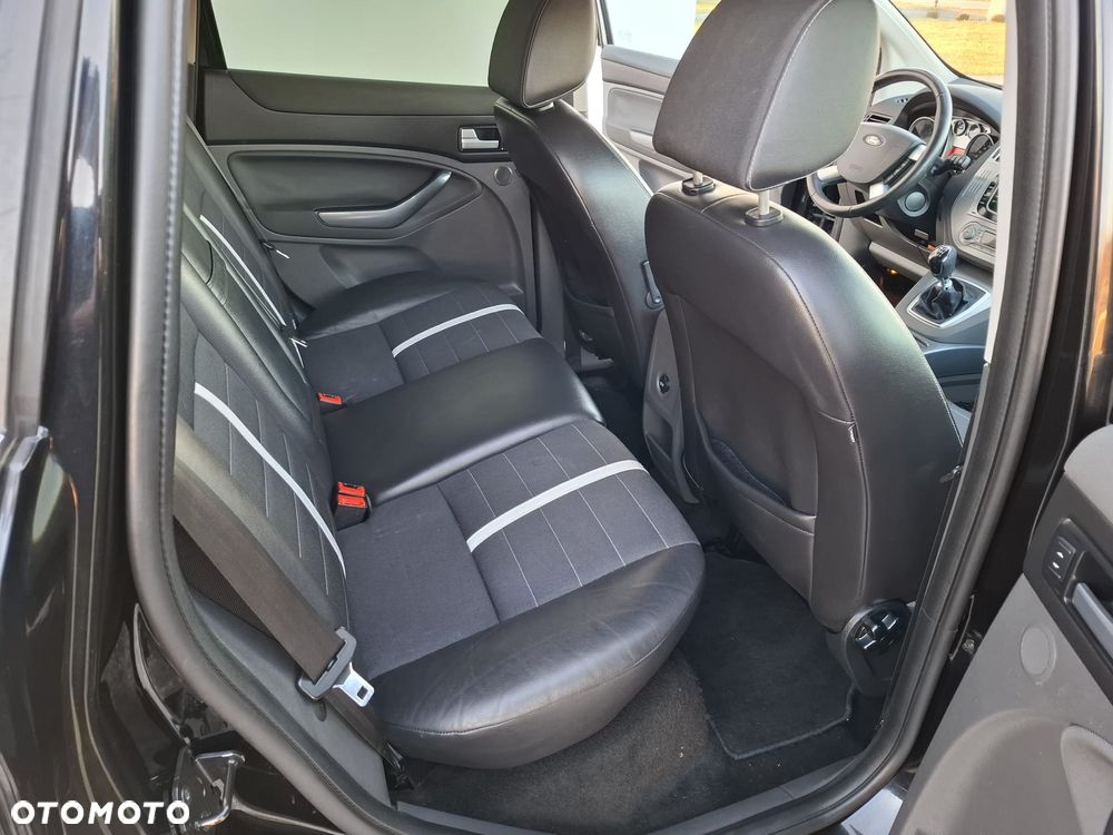 Ford Kuga 2.0 TDCi 2x4 Titanium - 9