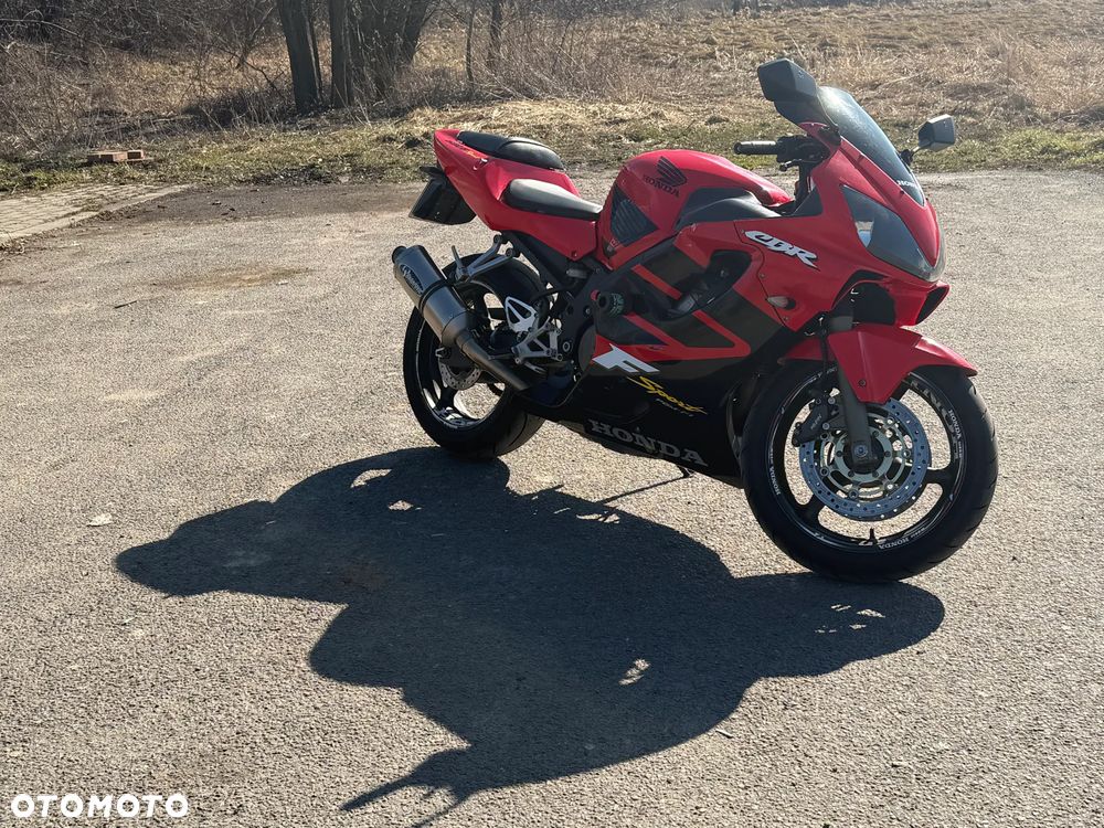 Honda CBR - 3