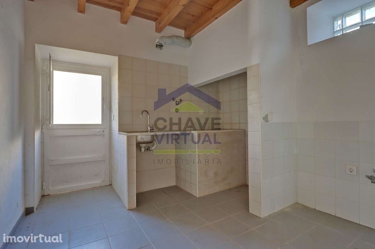 Moradia V1 c/ Sótão Amplo e Terraço Peral - Cadaval - Grande imagem: 5/24