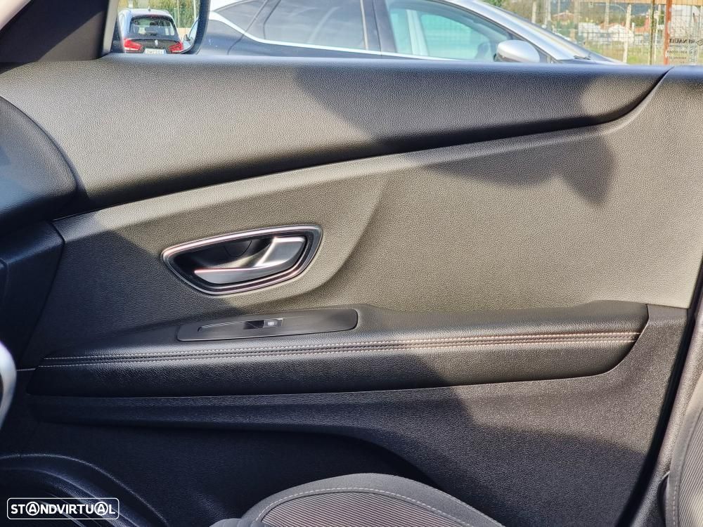 Renault Scénic 1.5 dCi Exclusive EDC - 33