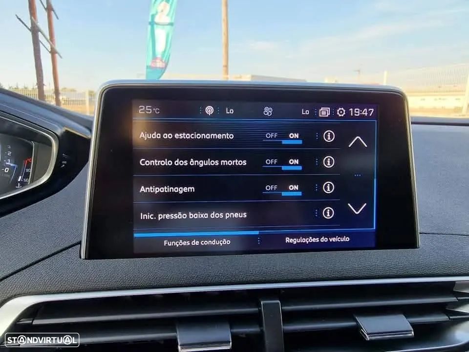 Peugeot 5008 1.5 BlueHDi Allure Pack EAT8 - 27