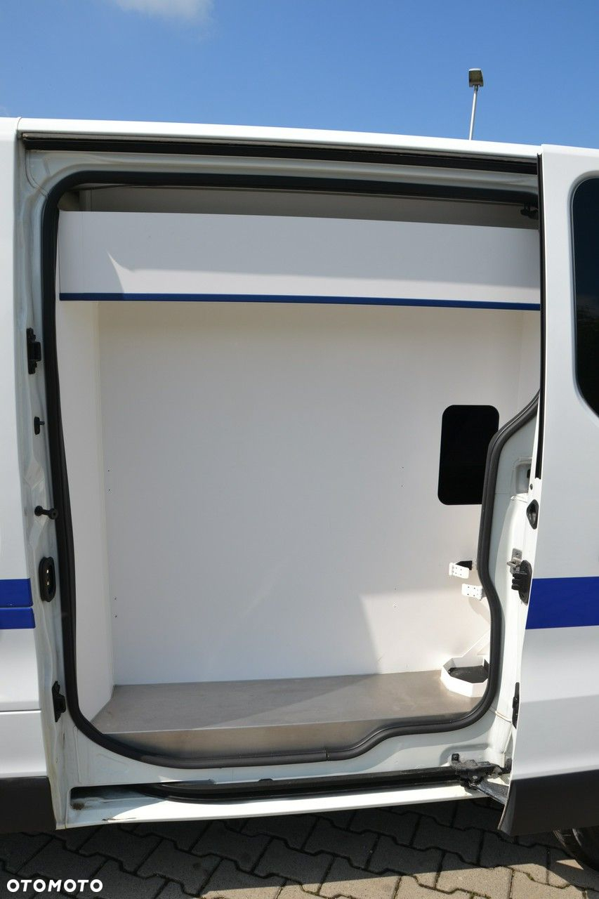 Renault Trafic - 16