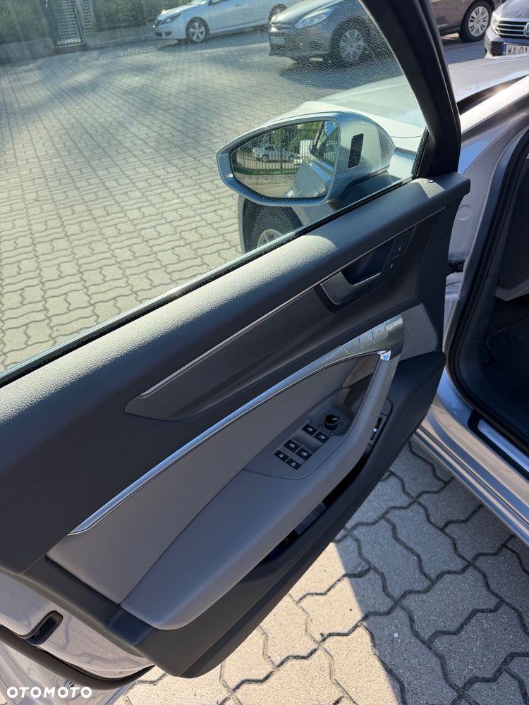 Audi A6 Avant 40 TDI quattro S tronic - 14