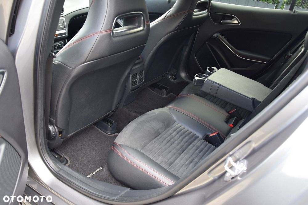Mercedes-Benz GLA 220 4-Matic AMG Line - 9