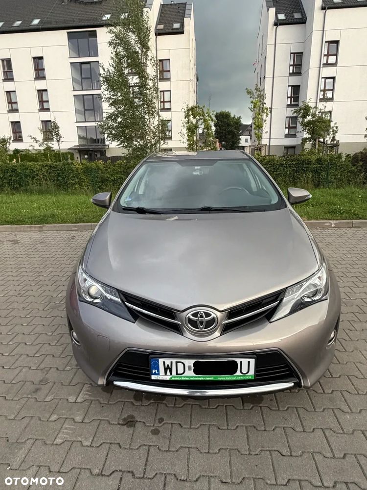 Toyota Auris 1.6 Premium Comfort - 2
