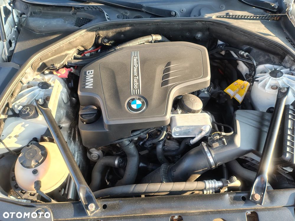 BMW Seria 5 520i - 27