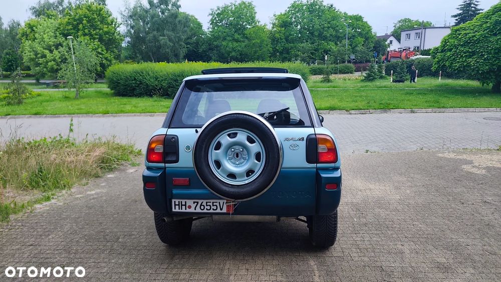 Toyota RAV4 2.0 GLi - 20