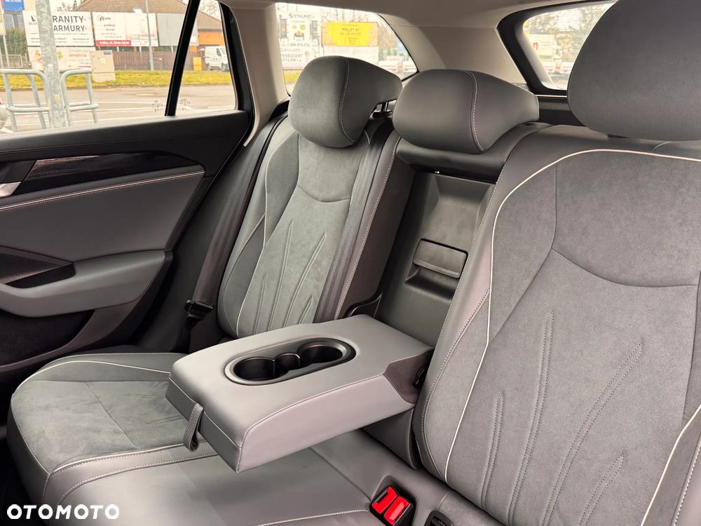 Volkswagen Passat Variant 2.0 TDI SCR Business DSG - 14