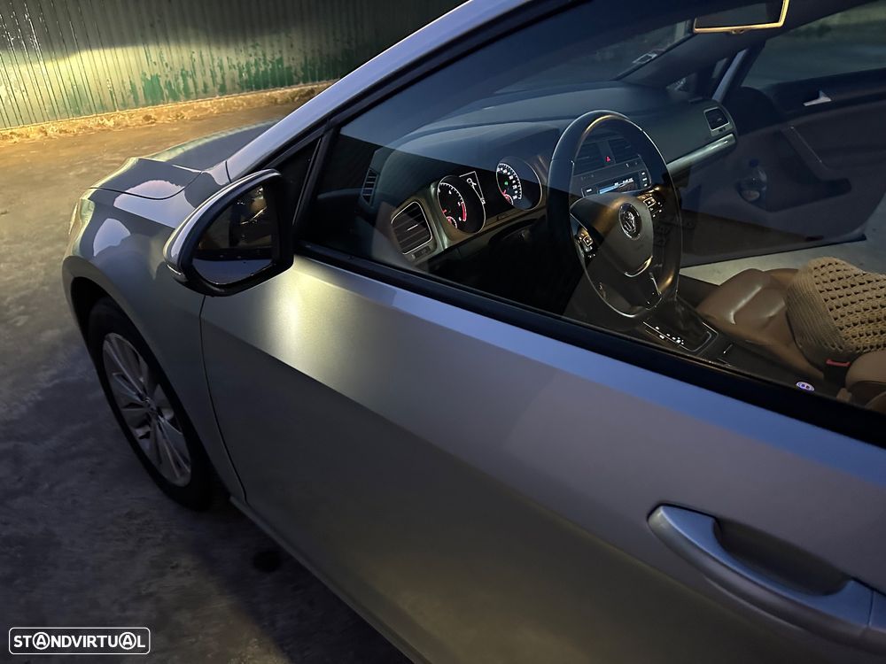 VW Golf 1.6 TDi Highline DSG - 22