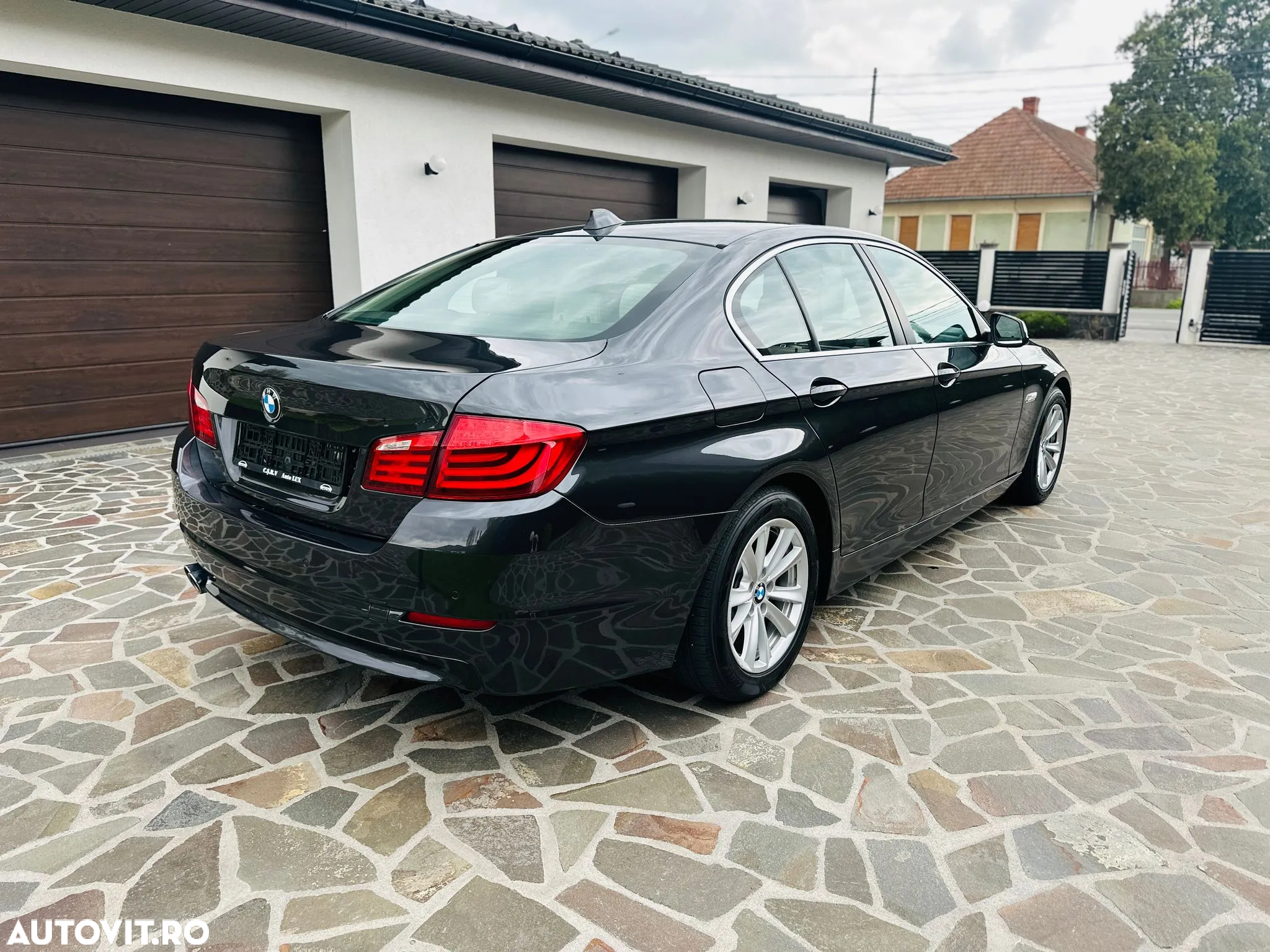 BMW Seria 5 520d - 10
