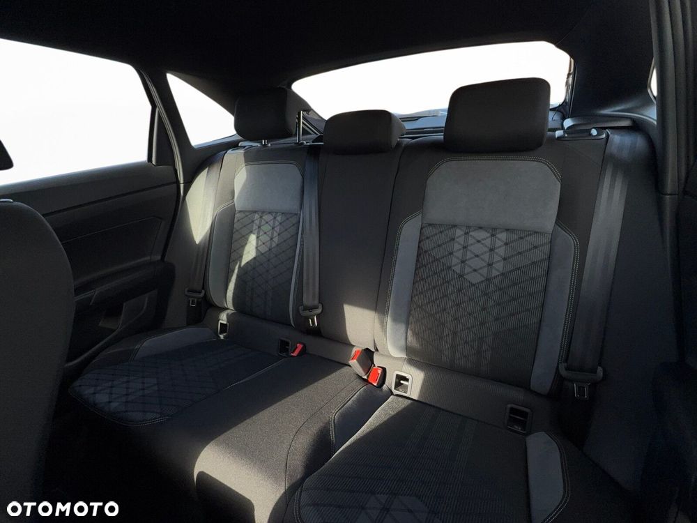 Volkswagen Taigo - 27