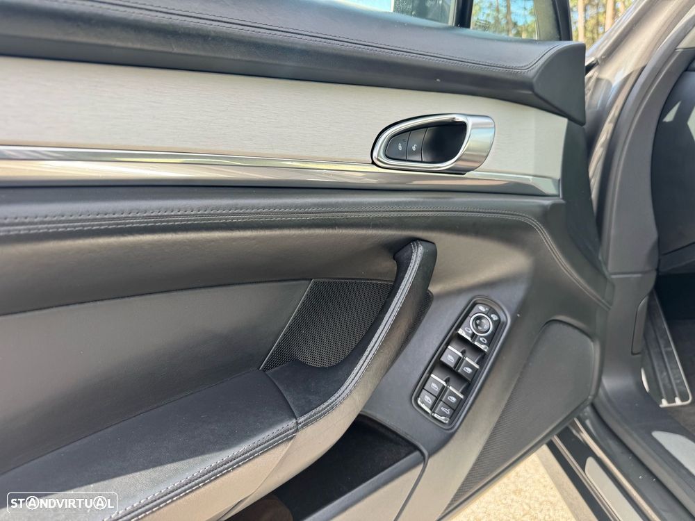 Porsche Panamera Platinum Edition - 11