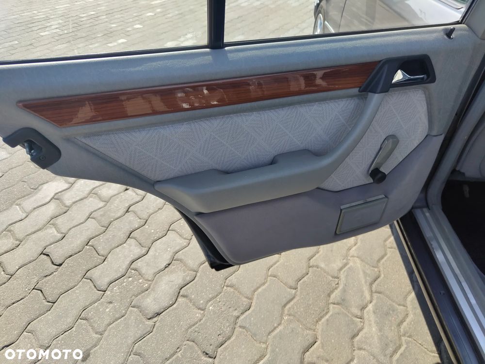 Mercedes-Benz W124 (1984-1993) - 20