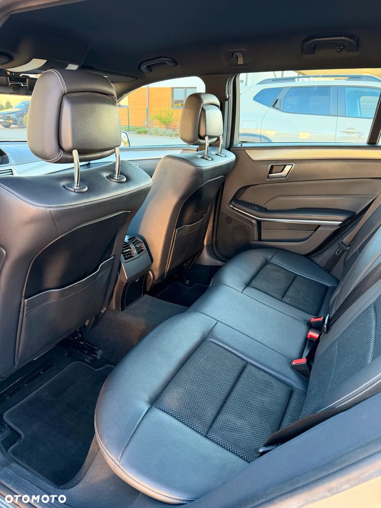 Mercedes-Benz Klasa E 220 BlueTEC 4Matic 7G-TRONIC Avantgarde - 6
