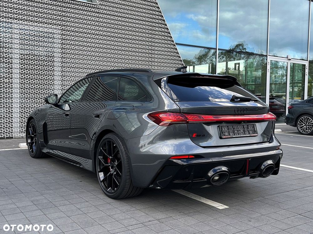Audi RS5 Avant - 4