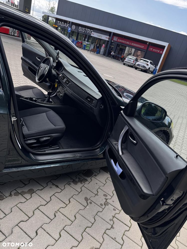 BMW Seria 3 320i - 14
