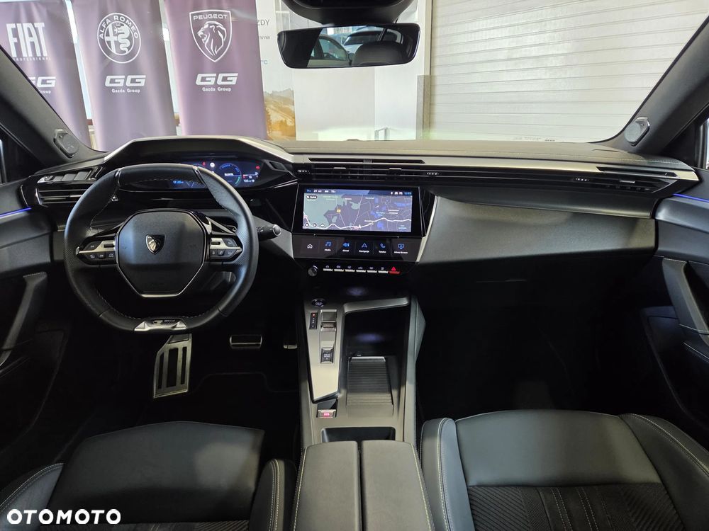 Peugeot 408 1.6 Plug-In Hybrid 180 GT EAT8 - 14