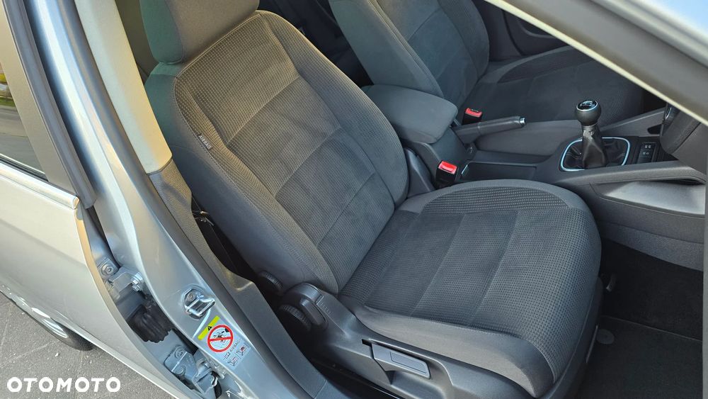 Volkswagen Golf - 25