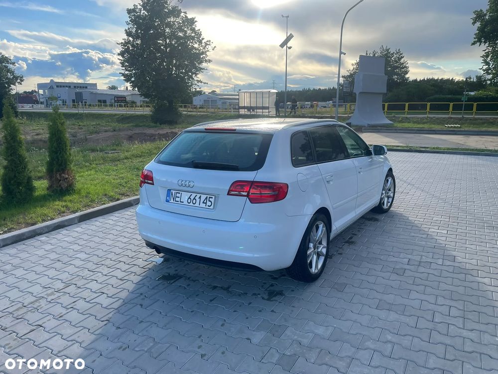 Audi A3 Sportback 1.6 TDI DPF Ambiente - 8