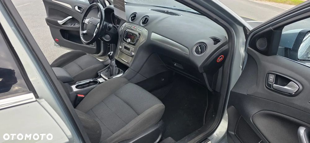 Ford Mondeo 2.0 FF Titanium - 25