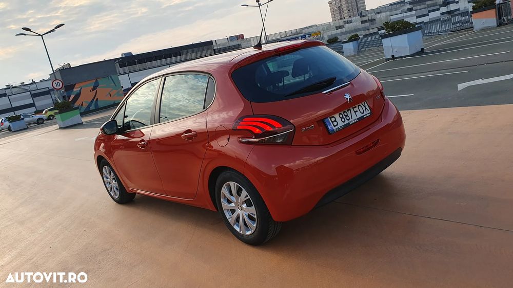 Peugeot 208 1.2 L PureTech Allure - 22