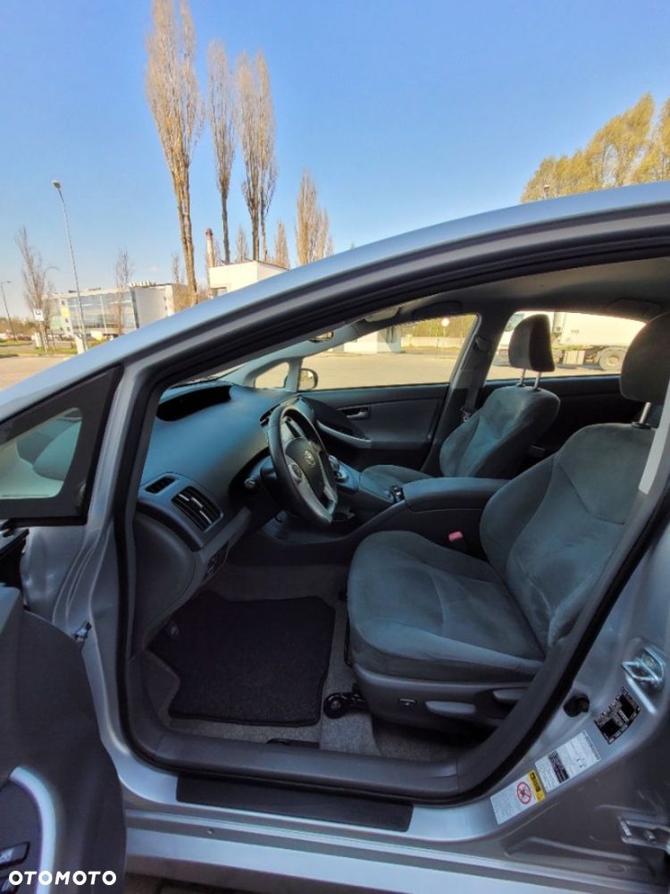 Toyota Prius - 13